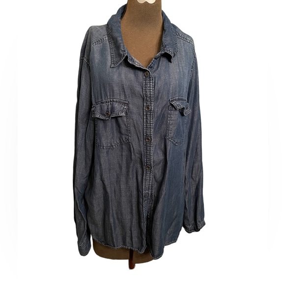 Women’s Design by Olivia Medium Wash Button Down Jean Shirt, Size 3 XL - Picture 1 of 4
